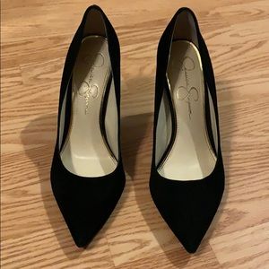 JESSICA SIMPSON SUEDE PUMPS